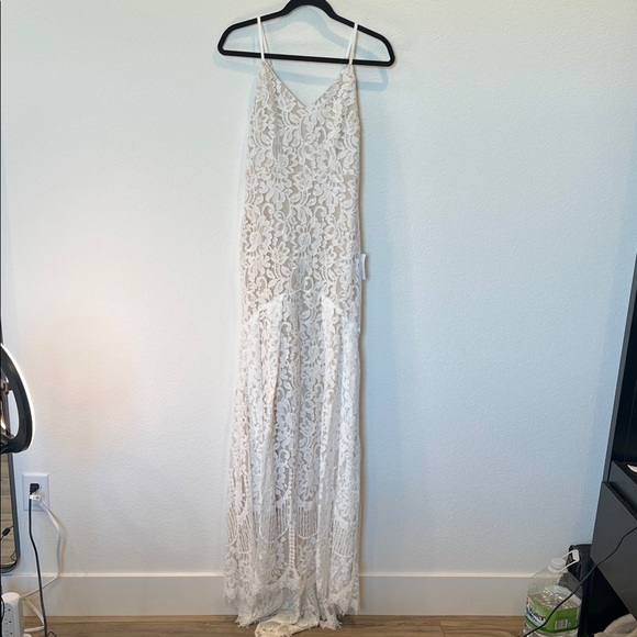 Lulu's Flynn White Lace Maxi Dress Mermaid with Train - Picture 1 of 5